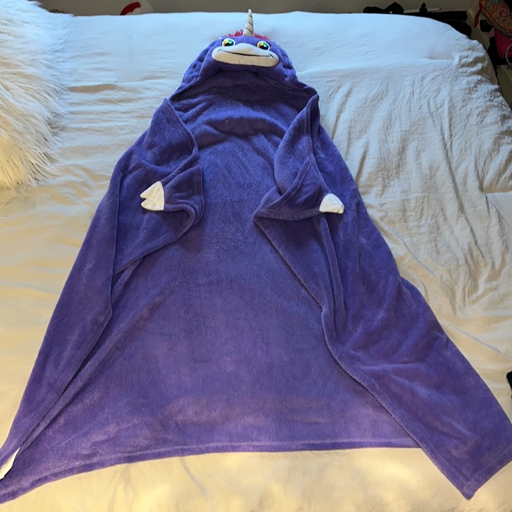 Kids comfy critters purple unicorn hooded blanket